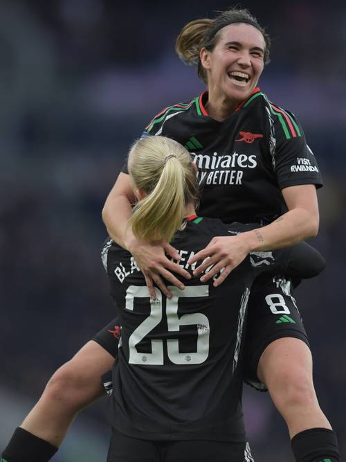 热刺官方:谴责对女足球员杰西卡-纳兹的种族歧视行为