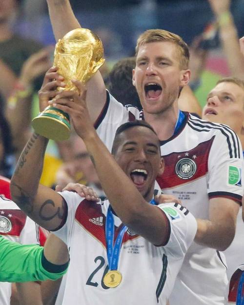 早报:穆德里克可能转战田径?前拜仁后卫博阿滕宣布退役