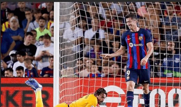 球员对判罚不满？巴列卡诺主帅：我坚持不评论裁判决定的原则