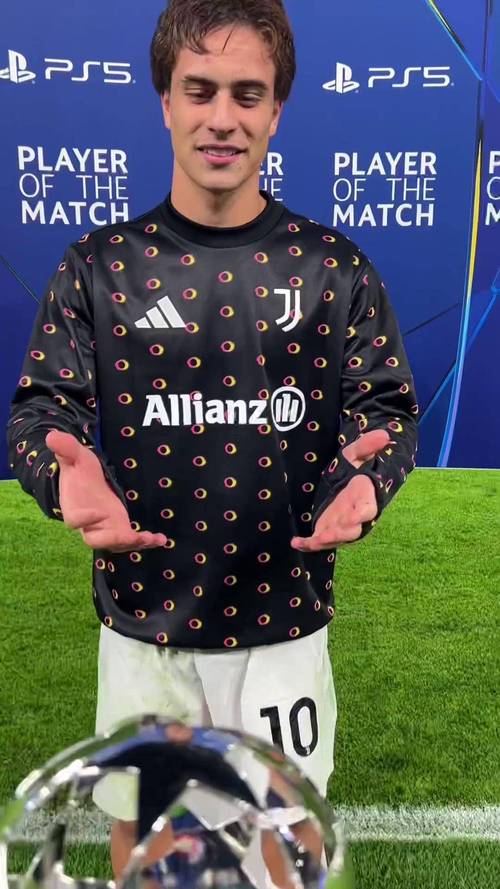 出席金球颁奖典礼!伊尔迪兹社媒纪念:很荣幸代表祖国和尤文出席