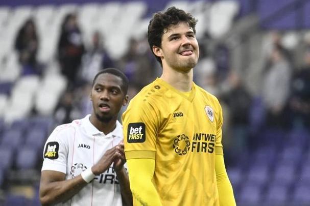 小吧译言家|曼联转会内幕:悲痛欲绝霍伊伦 舍什科开启引援新时代