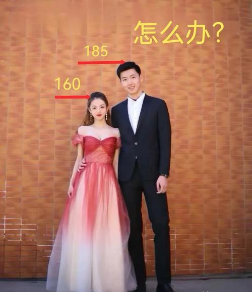 身高差36厘米!亚马尔1年长高10cm至1米81,女友身高仅1米45