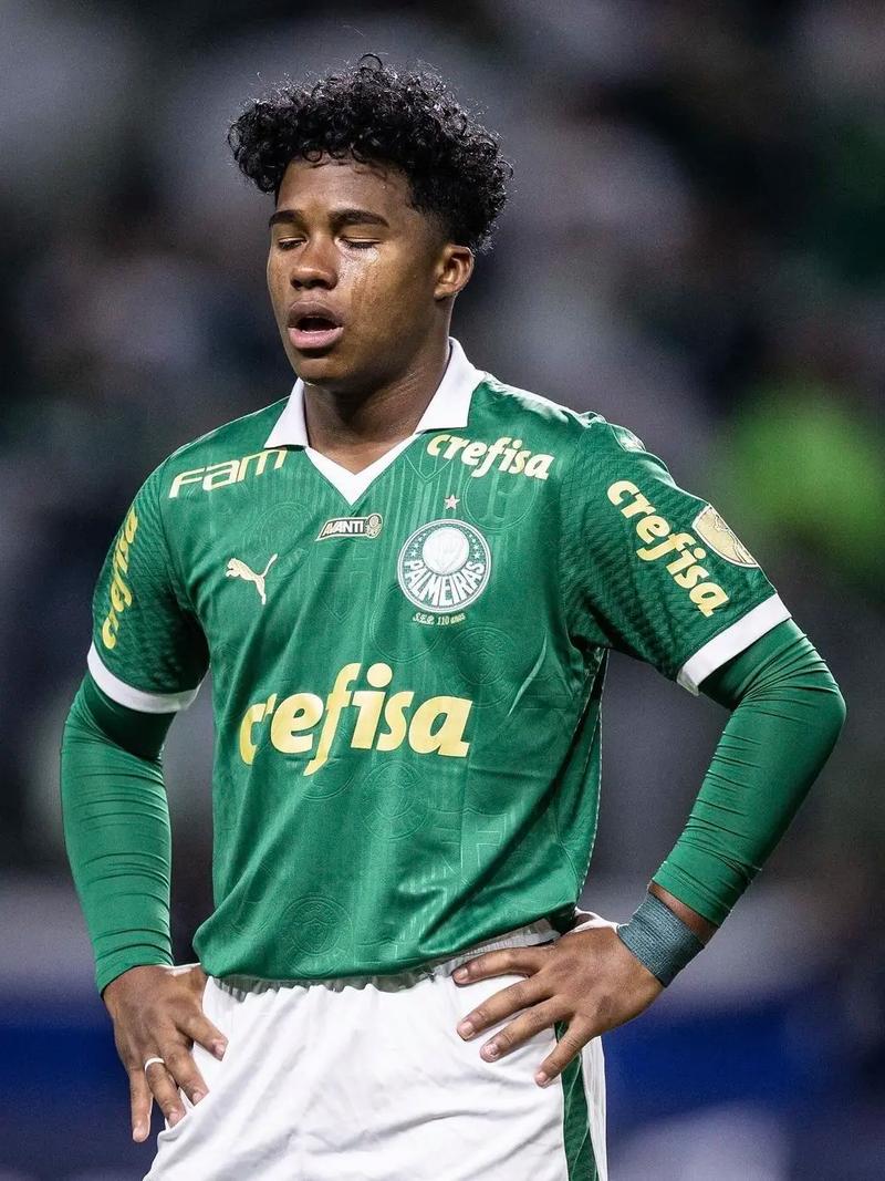 帕尔梅拉斯主帅：我不会忘记极端球迷对我所做的，这让我内心流血