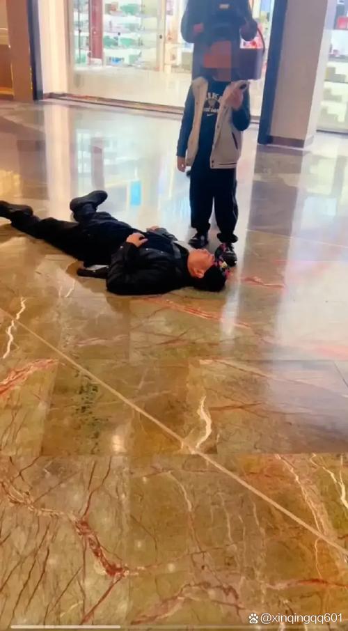 上头😨阿库尼亚顶人+踩踏无处罚，两次推人+送点吃2黄被罚下