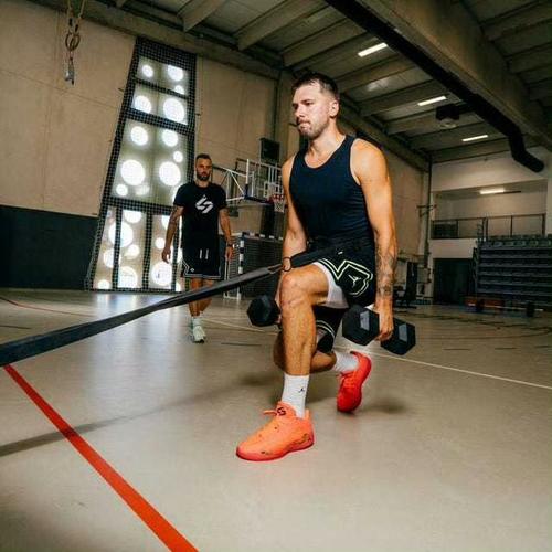 欧媒:东契奇欧锦赛后很快就恢复了训练 身体和心理层面都有提升