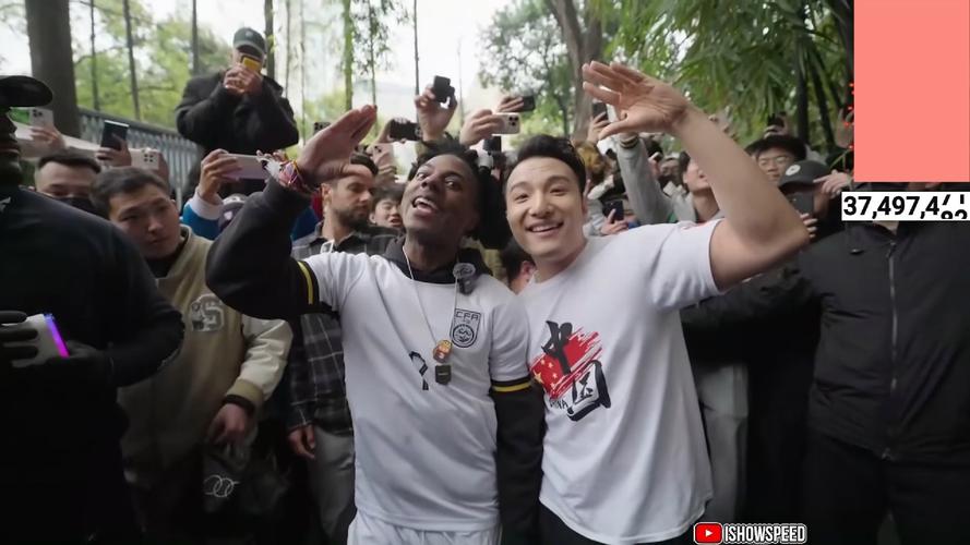 什么叫天王巨星啊😜？Speed与利拉德见面 享受成千上万粉丝欢呼