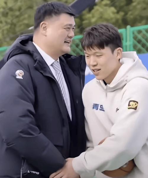 开拓者给了多少培养费？青岛GM笑称：不够杨瀚森这几年的伙食费