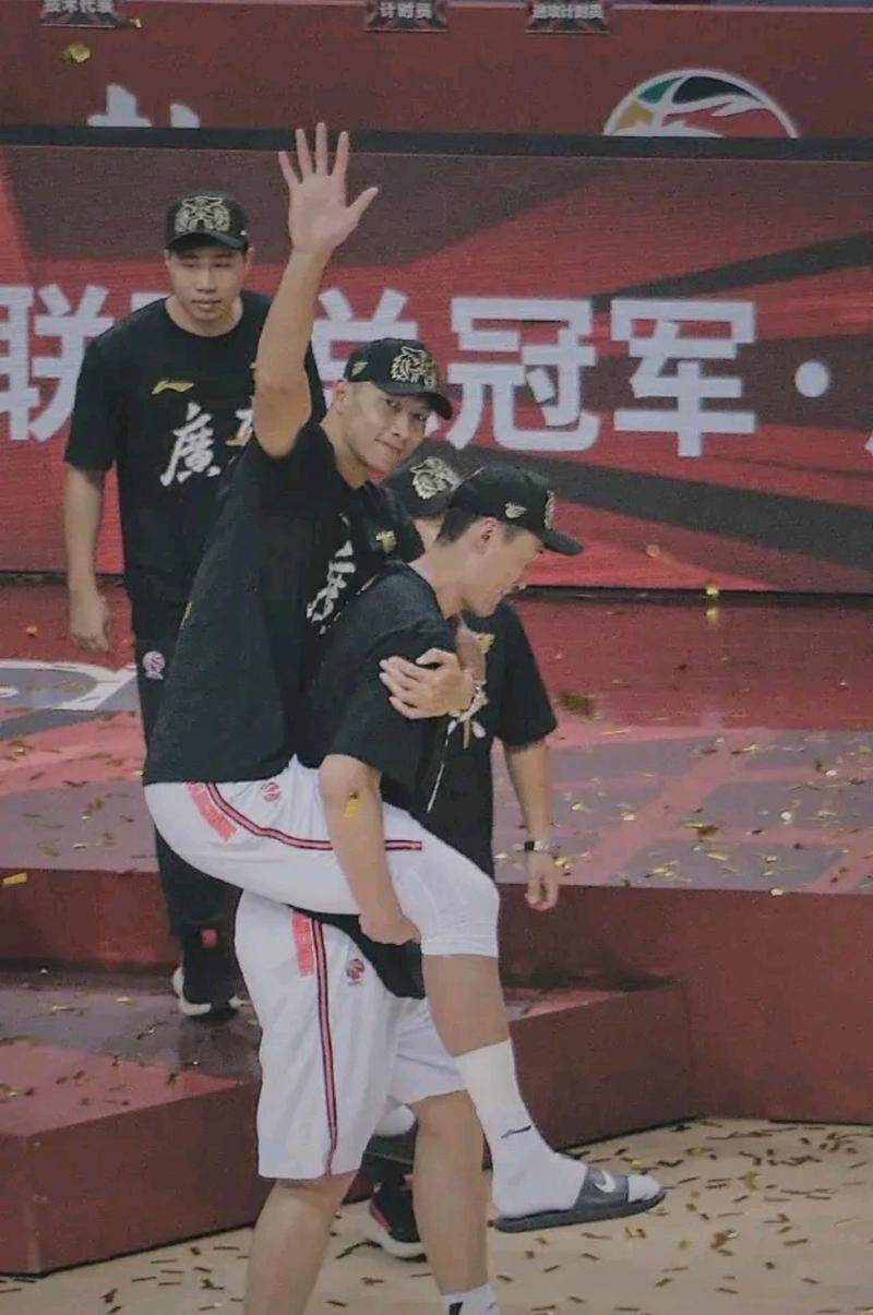 5年前的今天:广东夺得队史第10冠 易建联遭遇跟腱断裂