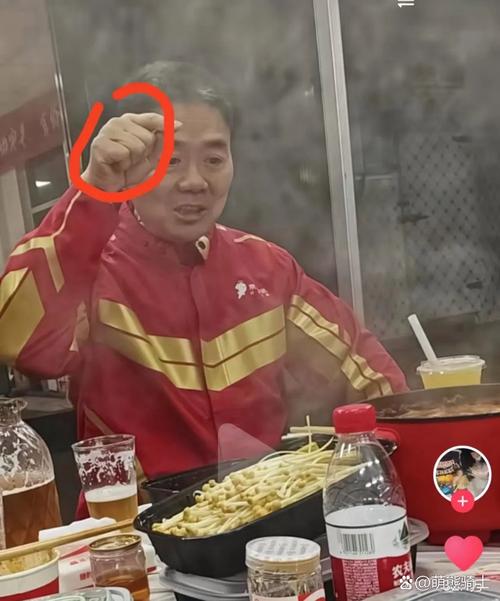 新表情包！周琦晒北京小吃挑战之三巨口：是我吃的地方不对？