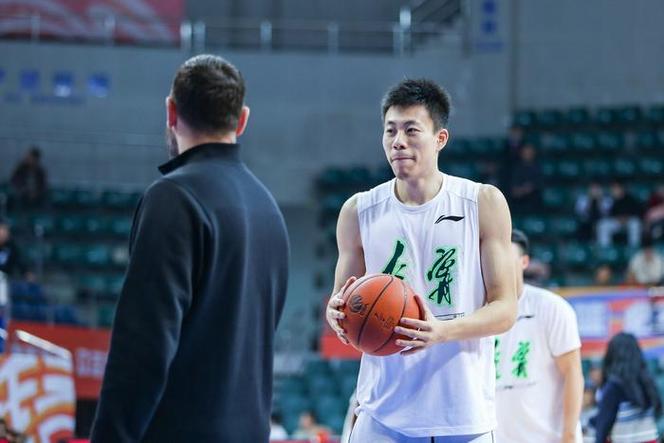 新华社:CBA活跃的交易市场背后 是转会机制的包容和多元