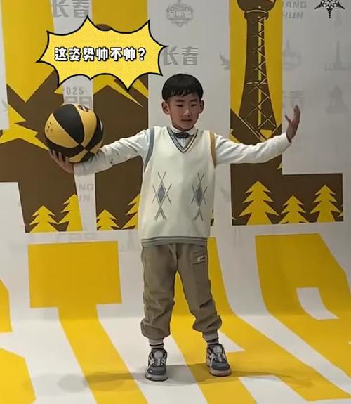 周琦带儿子训练：给糊糊上强度 结果涂涂觉得不如哥哥气哭了