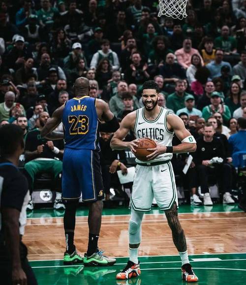 医学博士：个人预测塔图姆最快11月复出 慢的话可能要明年1月