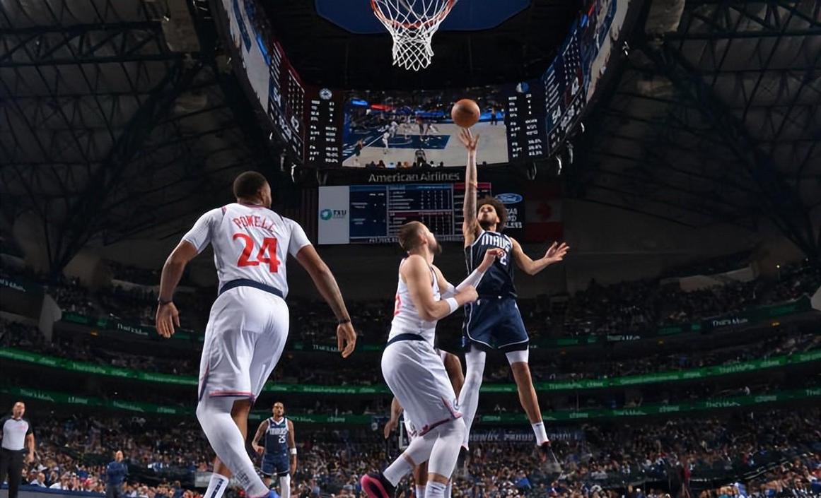 签下厄尔后内线6人坐镇!独行侠媒体:球队大个子太多了