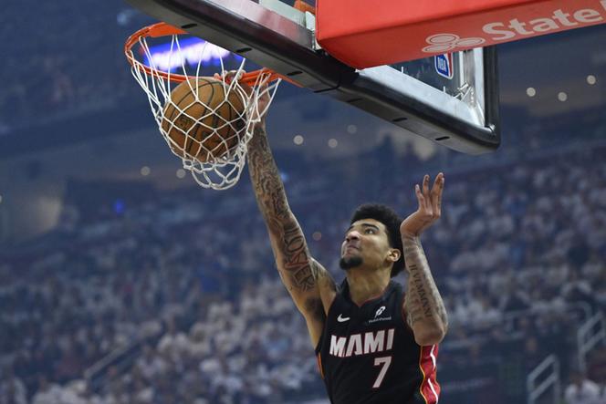 美记：热火执行了小海梅-哈克斯和韦尔26-27赛季的球队选项