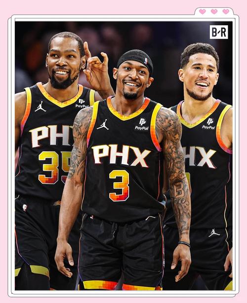 快船新援比尔亮相NFL赛场 现身观战洛杉矶公羊比赛！