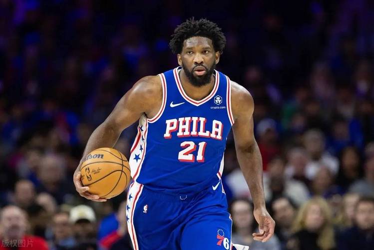 队记：格莱姆斯面临2份报价 资质报价&1年无交易否决权高额合同