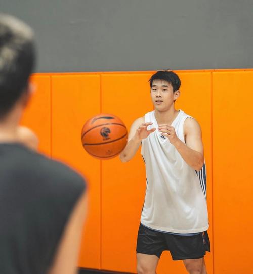 媒体人:以NCAA的办事效率 林葳或最晚要等到明年1月才有上场资格