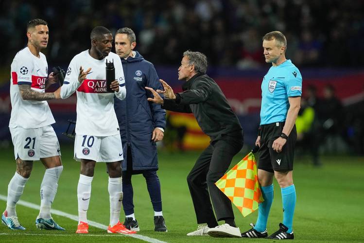 恩里克:跟巴萨踢如果有低级失误就死定了 向夺金球的登贝莱致敬