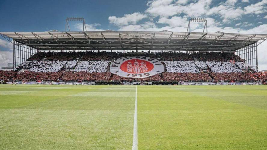 官方：哈德斯菲尔德完成对现主场的全面收购，成为球场唯一所有者