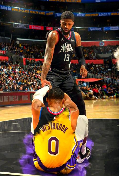 路威:快船给我场边球票和一条龙服务,湖人给我发配到20排