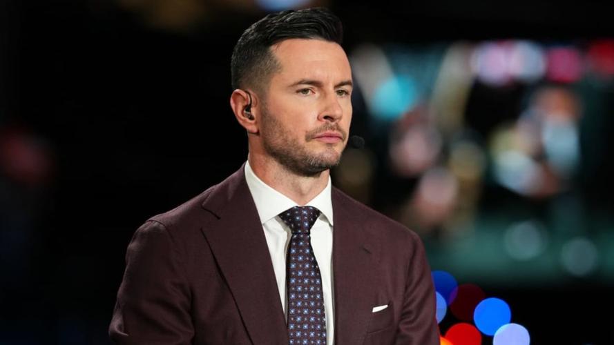 重磅!5年4500万,提前续约成功,菜鸟教练,湖人真要豪赌啊