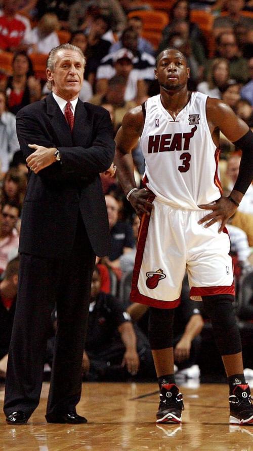 韦德:热火的训练营曾是去军营军训完全军事化管理那经历太糟了