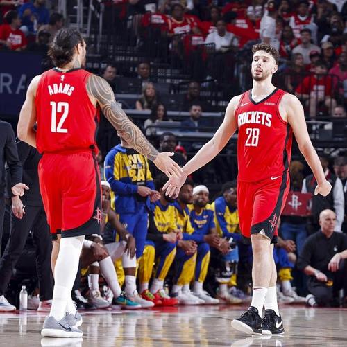 美记:阿门打控卫时火箭每百回合比对手多拿10.7分这方案可行