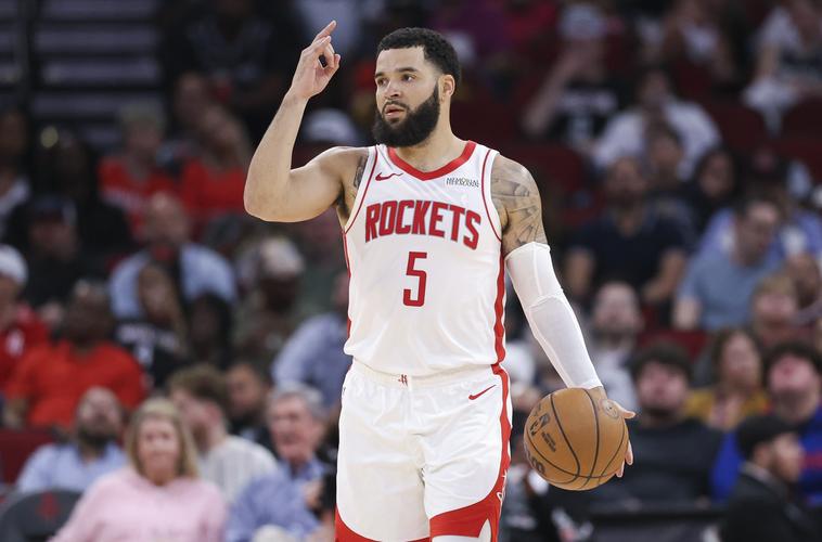 穆迪埃谈范弗里特受伤:他是球队的心脏和灵魂但火箭仍能争冠