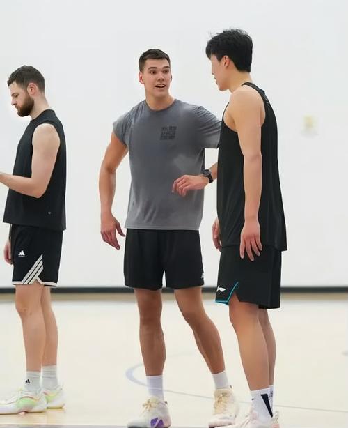 突发！NBA探花腿筋撕裂！杨瀚森又少了一个队友