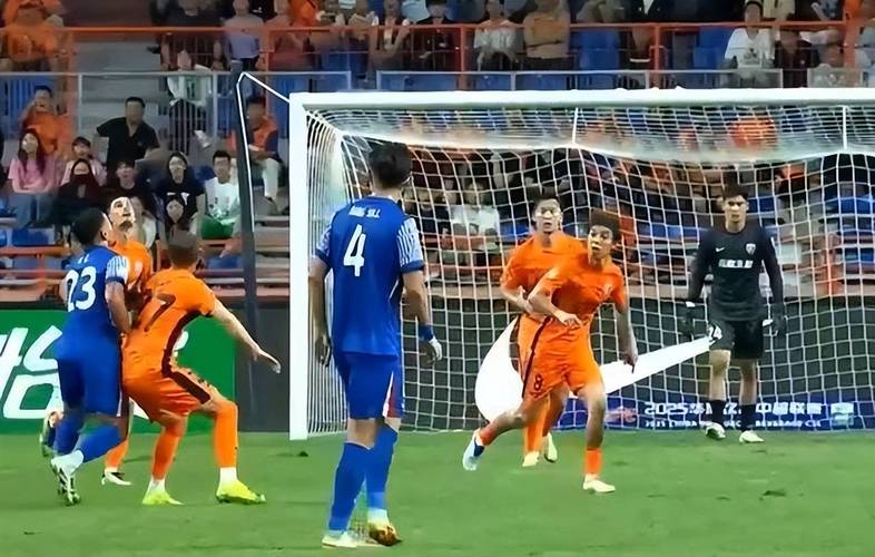 32!33!中超争冠形势1分钟逆转:海港压哨绝杀,成都痛失好局