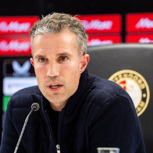 范帅!42岁范佩西带费耶诺德开局7轮6胜1平,不败战绩领跑荷甲