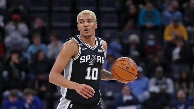 索汉：我在投篮方面调整了很多不同的地方 非常期待能展示出来