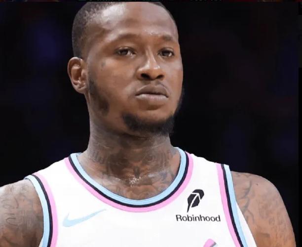 斯波:罗齐尔减重了10-12磅 对新赛季的用人持开放态度