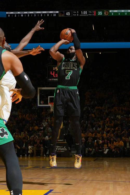 再见就是对手！怀特：看到霍福德离开很难过 但祝他好运