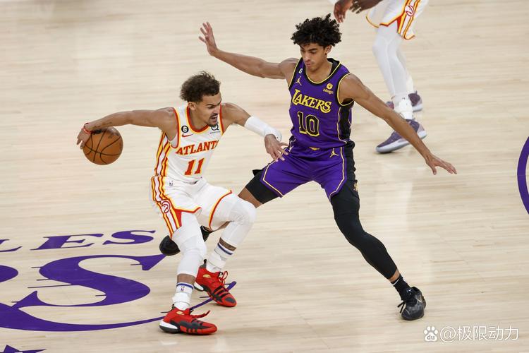 湖人签下小尼克-史密斯后 三份双向合同已经满额