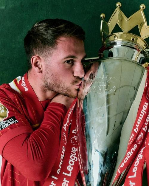 利物浦发布欧冠海报:萨拉赫、范迪克、麦卡利斯特出镜