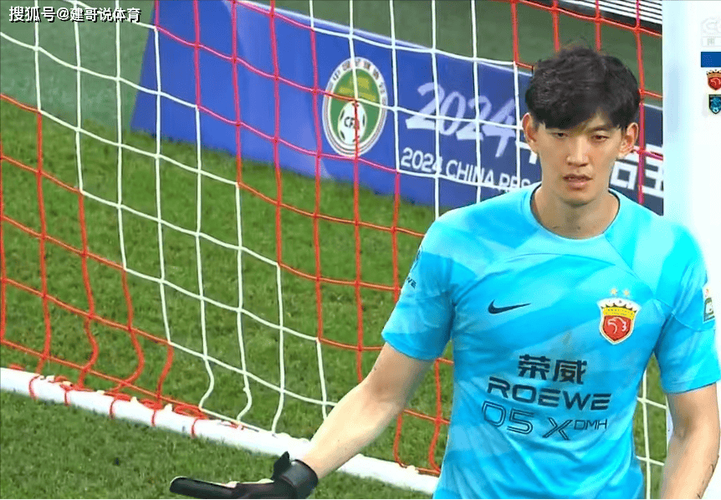 记者:不只是颜骏凌、陈威强,关键是海港门将教练沃克强