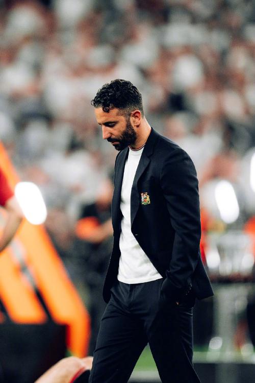 英媒：曼联仍全力支持阿莫林，但担心他顶不住压力主动辞职