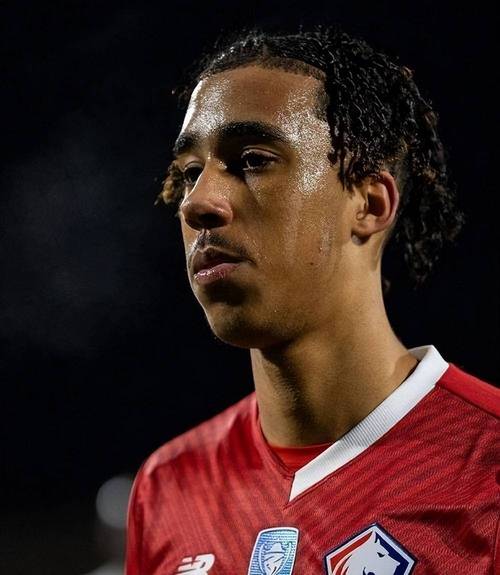 罗马诺:阿莫林帅位并非绝对安全,曼联高层迫切需要看到成绩提升