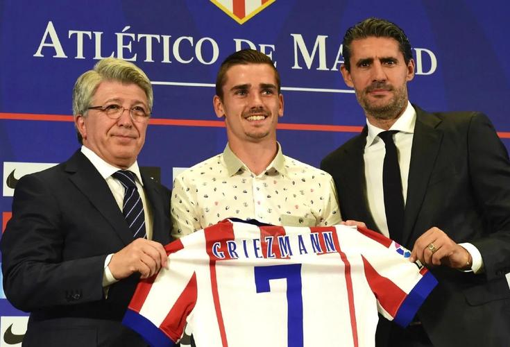 格列兹曼达成马竞生涯200球里程碑，马竞官推晒海报：传奇！