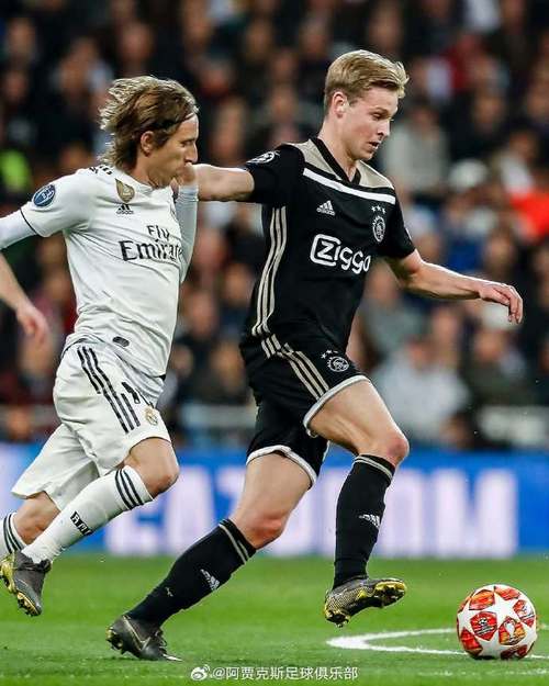 阿贾克斯前两轮欧冠全败,上次在欧战出现还在12/13赛季