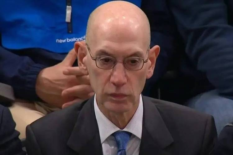 美记：联盟内部普遍认为萧华在对快船的调查中并非完全中立