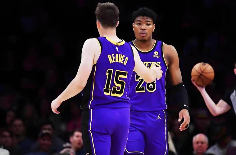 八村塁：詹姆斯会在场边为我们答疑解惑 这种无形影响力至关重要