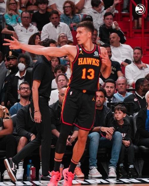 博格丹:能与比尔保罗这样的球员并肩作战是一种荣幸