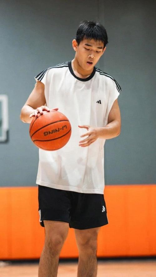 :经纪团队透露林葳加盟俄勒冈大学 具备完整NCAA打球资格