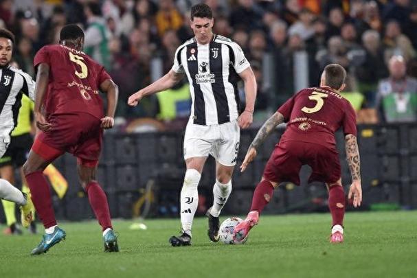 米体：尤文今夏想用弗拉霍维奇等价交换萨勒马科尔斯，但米兰拒绝