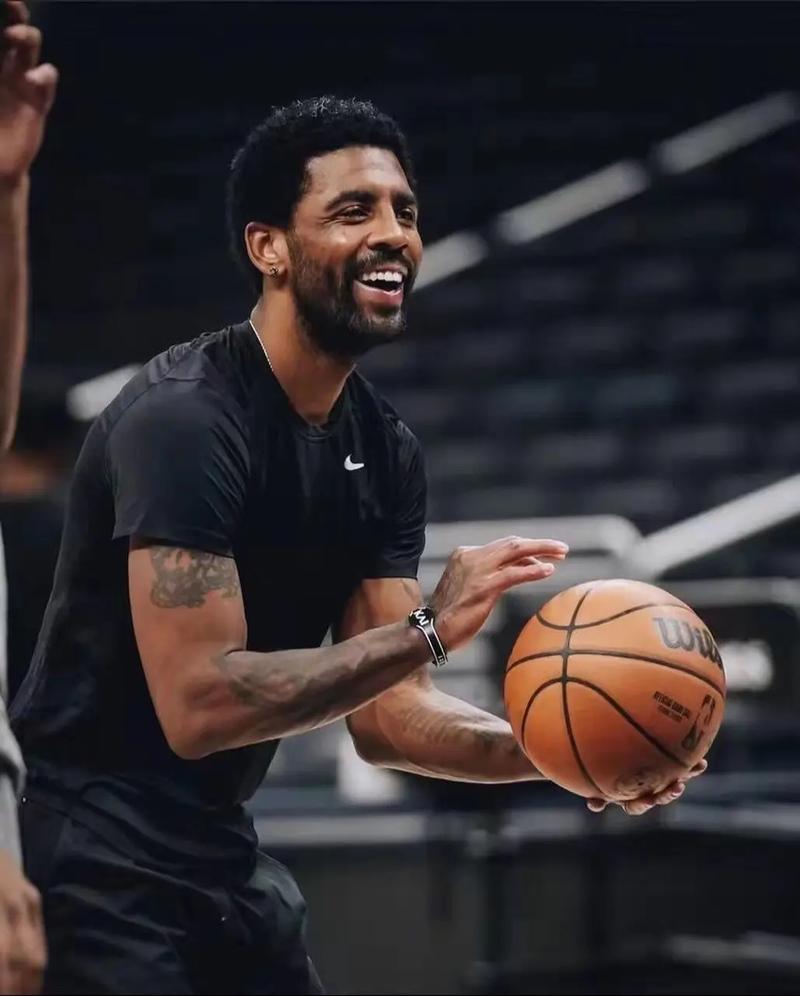 浓眉:弗拉格作为状元不用像我和欧文那样有压力 我们会帮他的