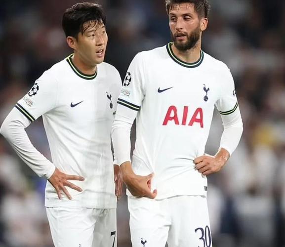 官方:热刺与本坦库尔签下新的长期合同