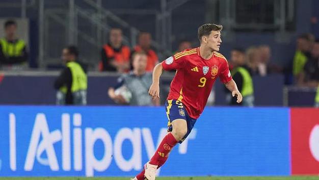 西足协官方:亚马尔因伤退出本期西班牙大名单