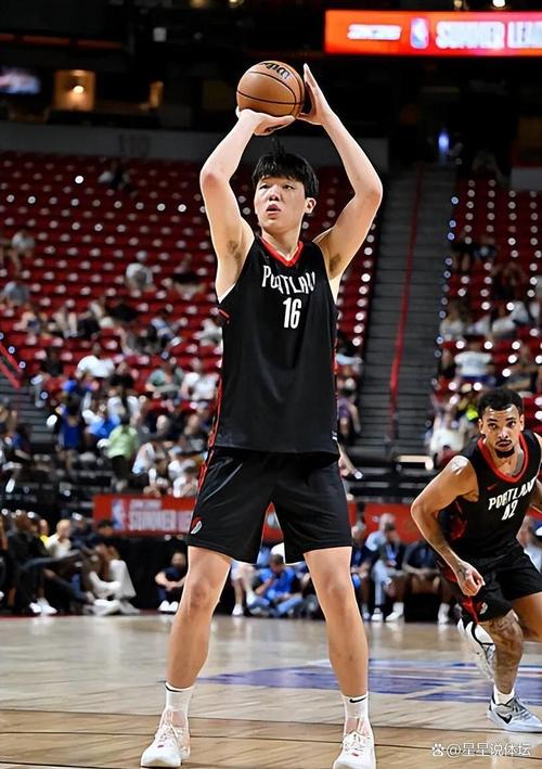 比卢普斯：杨瀚森防守端有点落后了 不过他的表现仍符合我的预期